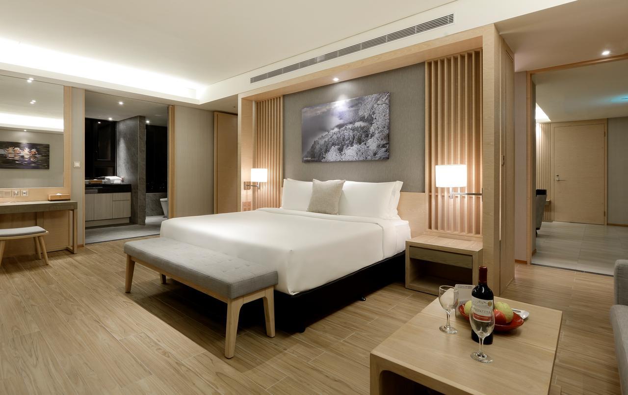 Cuncyue Hot Spring Resort Luodong Exterior photo Deluxe Suite